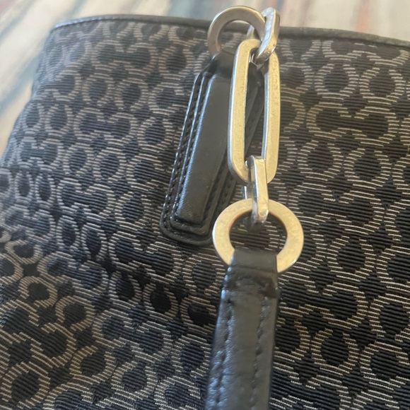 VTG Coach Madison needlepoint Black and Gray Patterned Tote Bag 320-26767 - Picture 6 of 12